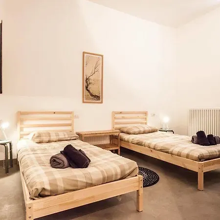 Temporary House - Sant'agostino Милан